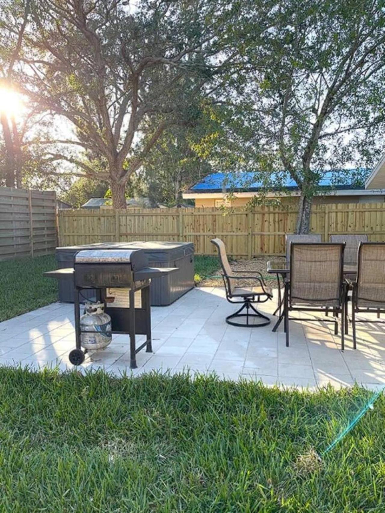 Holiday home Fully Fenced With Hot Tub Near Siesta Key Bridge *